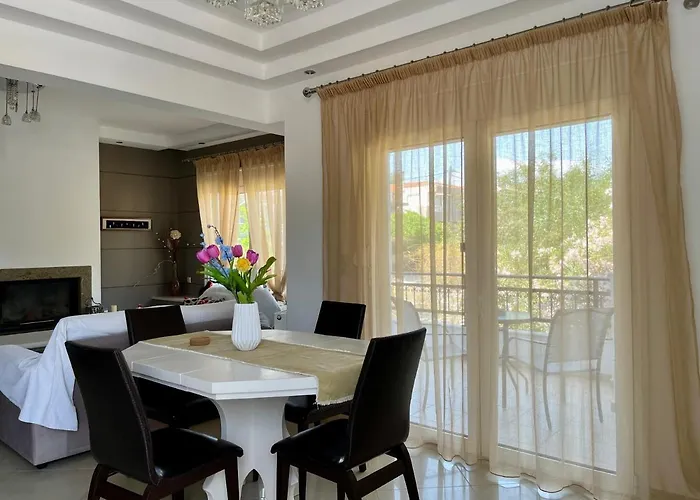 Seascape Village - Spacious 3-bed With Private Garden And Parking Apartament *