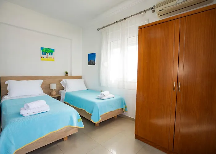 Apartament Seascape Village - Spacious 3-bed With Private Garden And Parking Kalithies