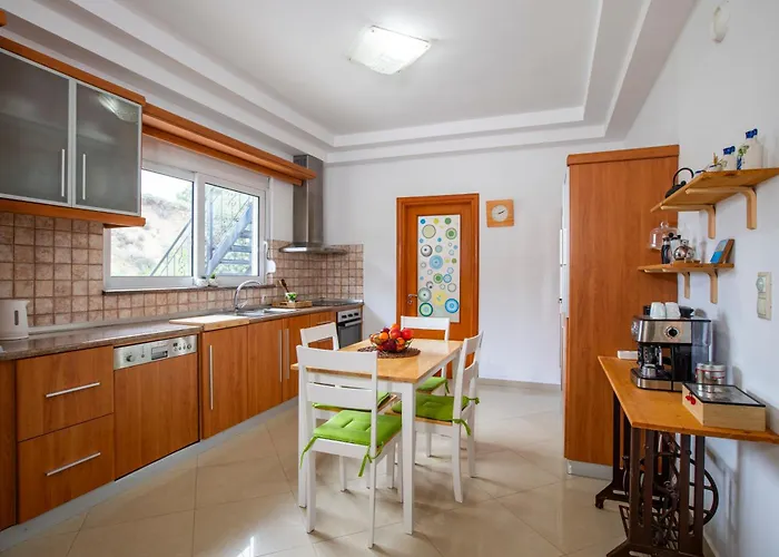 Seascape Village - Spacious 3-bed With Private Garden And Parking Apartament *