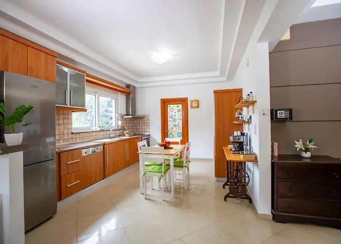 Seascape Village - Spacious 3-bed With Private Garden And Parking Apartament