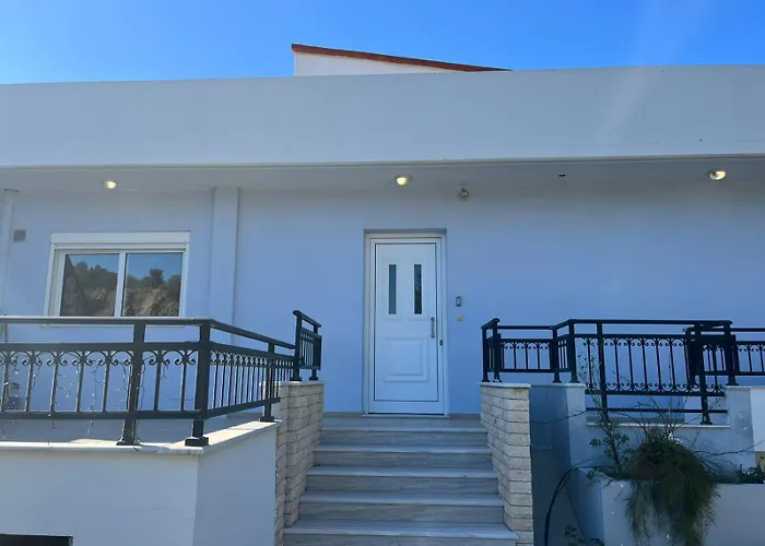 Seascape Village - Spacious 3-bed With Private Garden And Parking * Kalithies