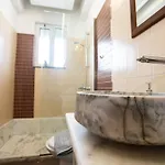 شقة Seascape Village - Spacious 3-bed With Private Garden And Parking *