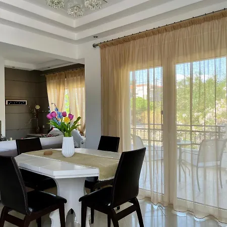 Seascape Village - Spacious 3-bed With Private Garden And Parking Apartman *