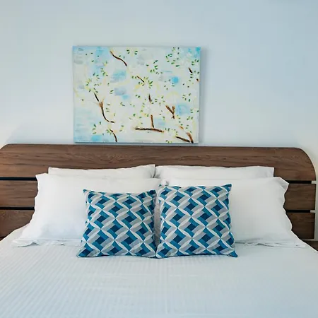 Apartman Seascape Village - Spacious 3-bed With Private Garden And Parking