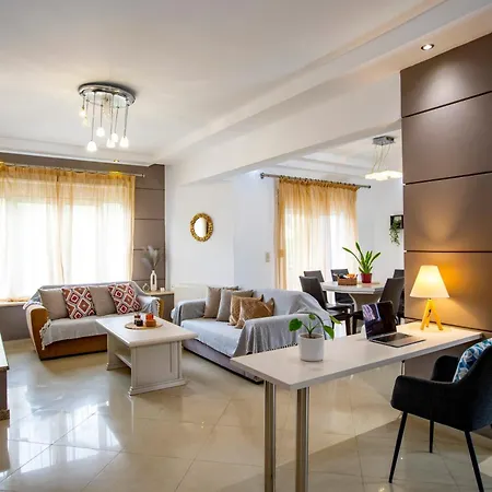 Apartman Seascape Village - Spacious 3-bed With Private Garden And Parking Kalithiész