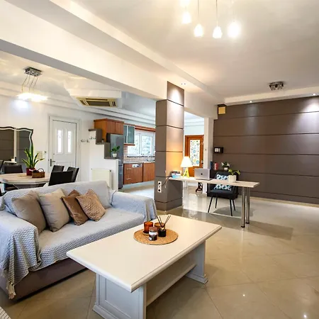 Seascape Village - Spacious 3-bed With Private Garden And Parking Apartment