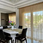 Seascape Village - Spacious 3-bed With Private Garden And Parking Apartamento *