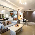 Seascape Village - Spacious 3-bed With Private Garden And Parking Apartamento