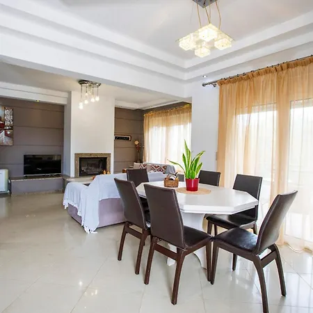 Seascape Village - Spacious 3-bed With Private Garden And Parking Apartment *
