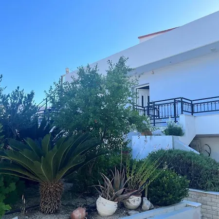 Seascape Village - Spacious 3-bed With Private Garden And Parking